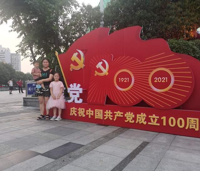 东方甄选:不允许一人独大!与辉同行:每个人都绽放光彩!